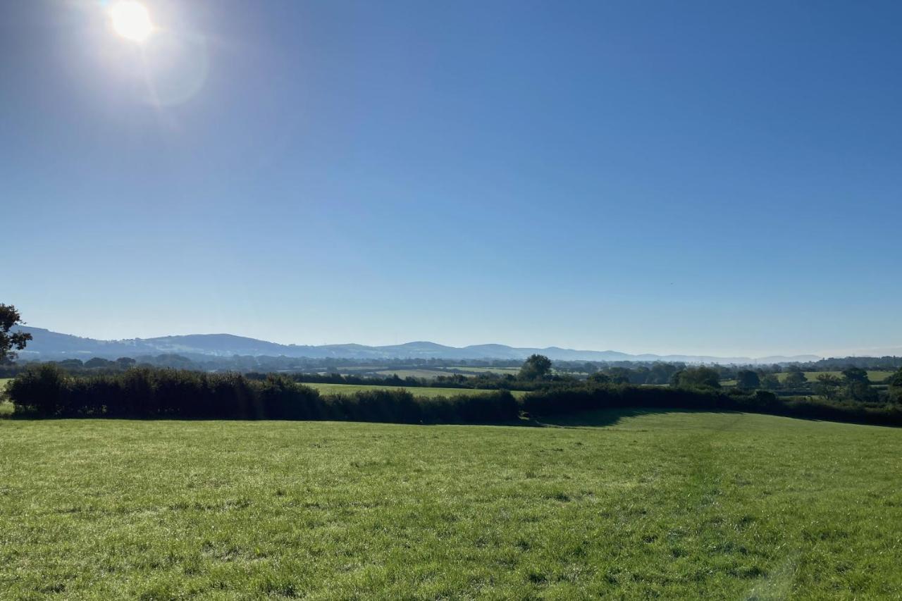 Rhuddlan Abbey Farm Luxury Glamping酒店 外观 照片