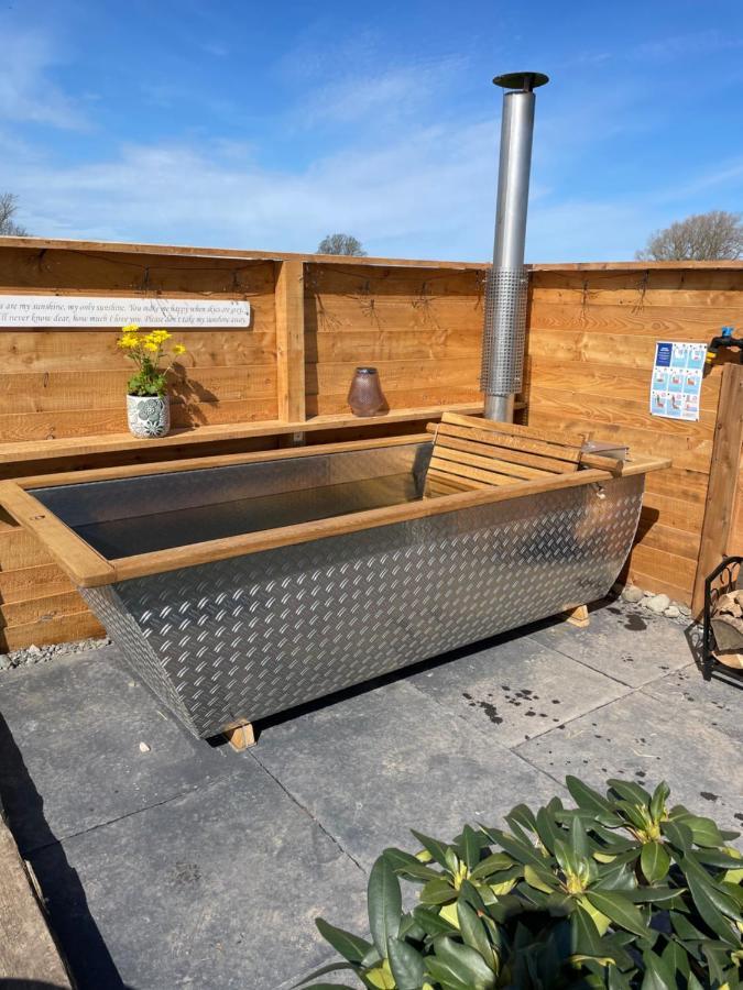 Rhuddlan Abbey Farm Luxury Glamping酒店 外观 照片