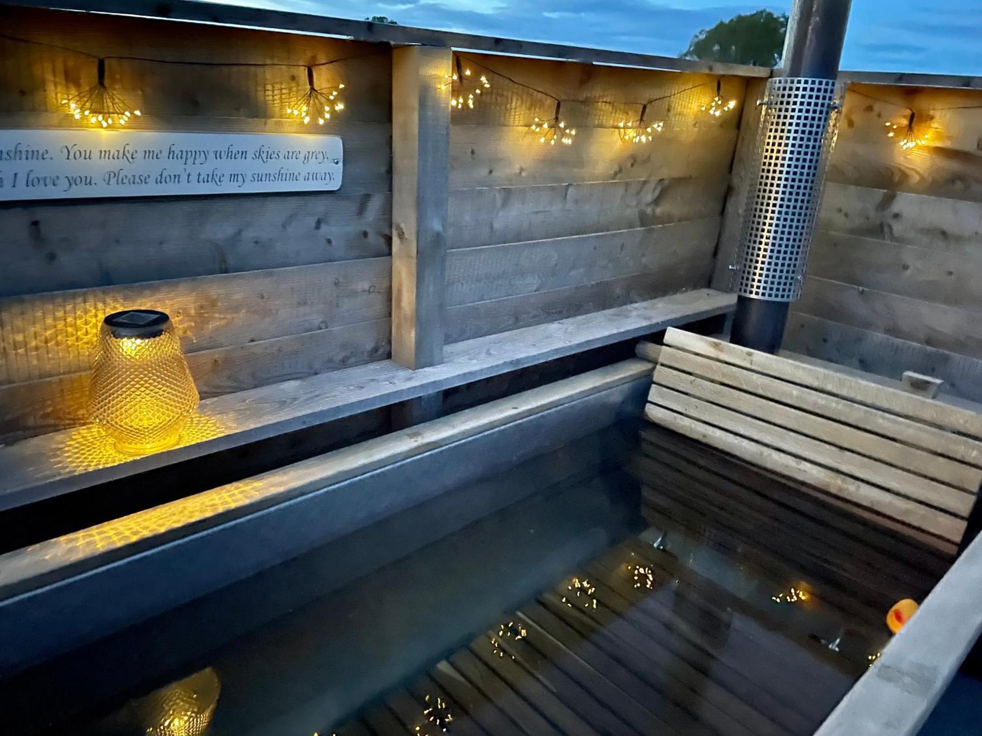 Rhuddlan Abbey Farm Luxury Glamping酒店 外观 照片