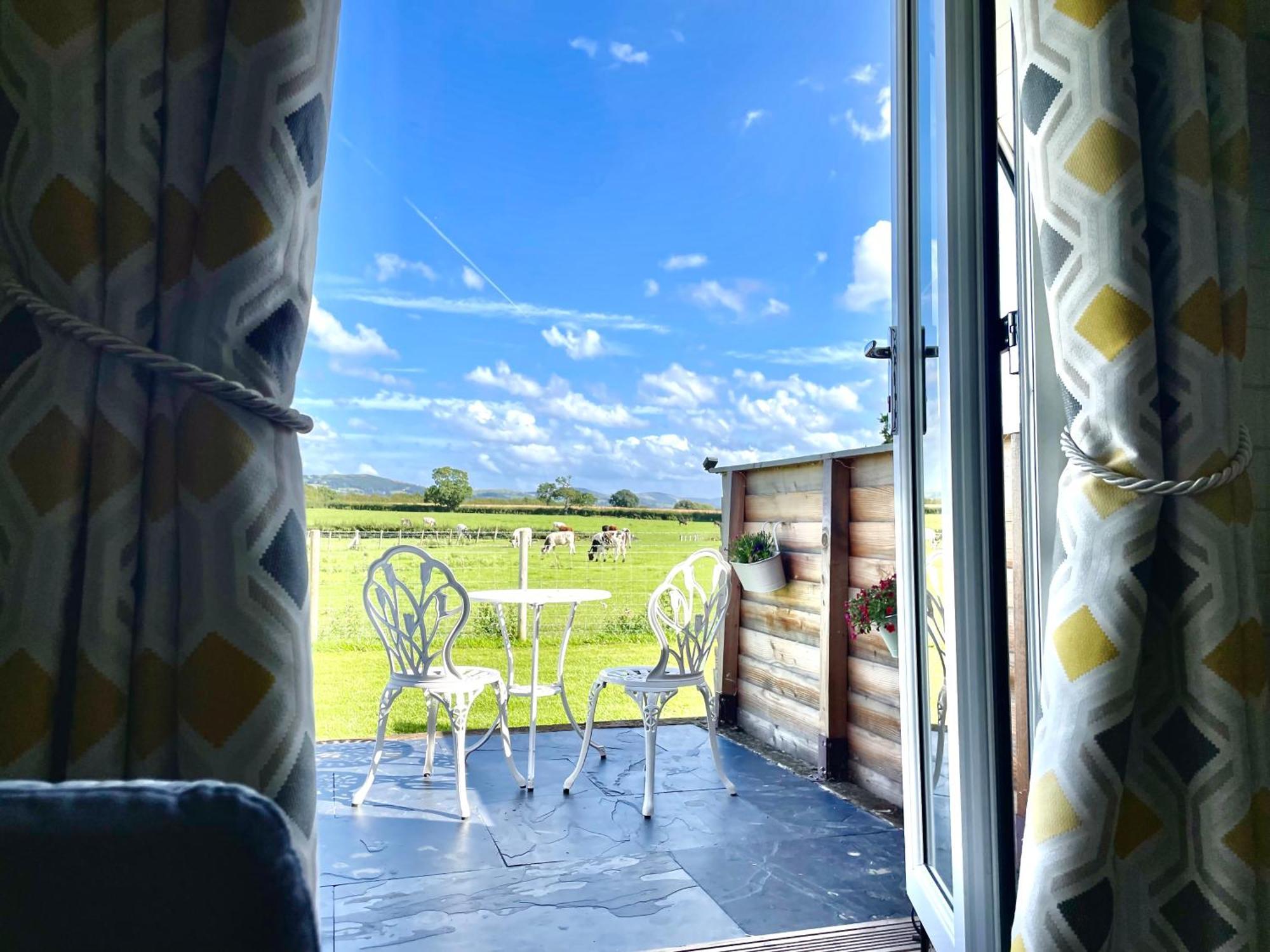 Rhuddlan Abbey Farm Luxury Glamping酒店 外观 照片