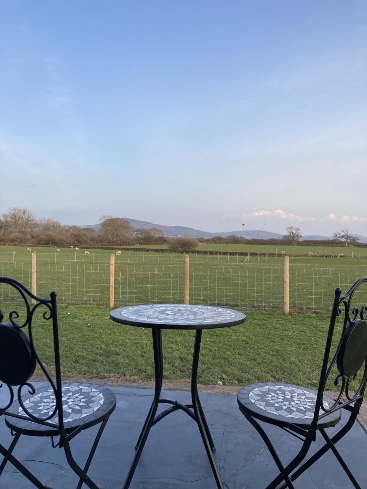 Rhuddlan Abbey Farm Luxury Glamping酒店 外观 照片